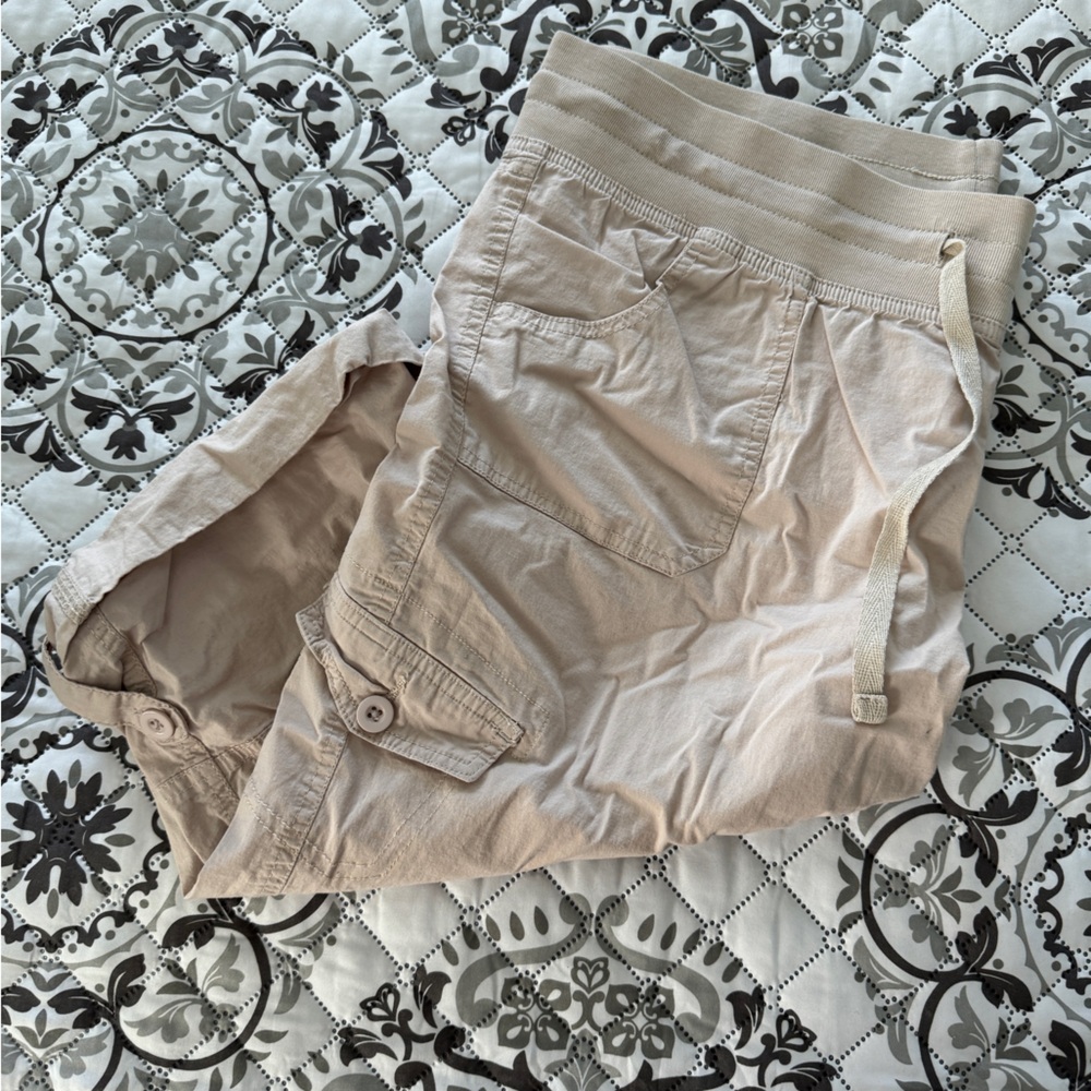 Bellina maternity cargo capris in X-Large